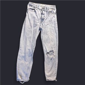 Abercrombie & Fitch ‘The Mom High-rise’ light wash distressed denim jeans